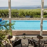 Rova Hotel 4*