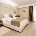 Rova 4*