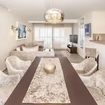 Rova 4*