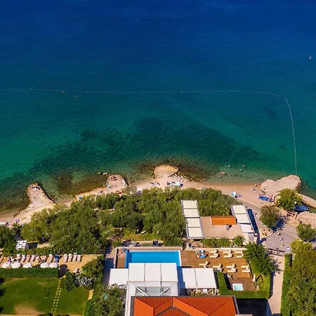 Rova Hotel 4*