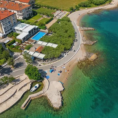 Rova 4*