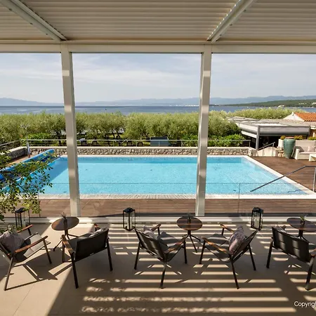 Hotel Rova 4*