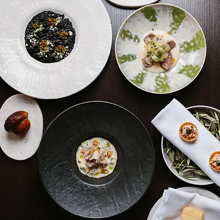Rova 호텔