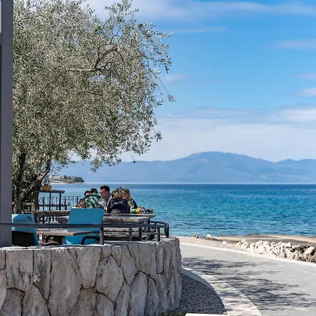 Ξενοδοχείο Rova 4*