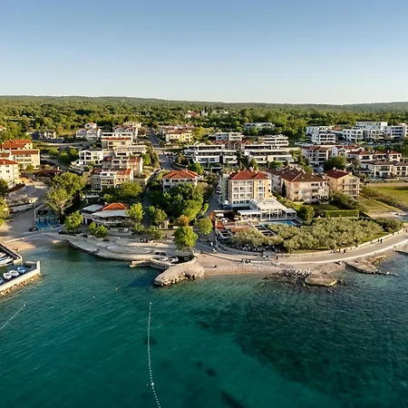 Rova Hotel 4*