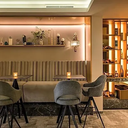 Rova Hotel 4*