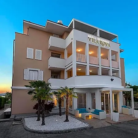 Rova 4*