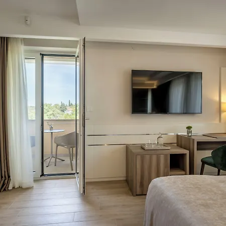 Hotel Rova 4*
