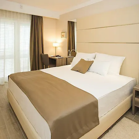 Hotel Rova 4*
