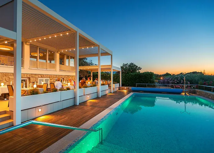 Отель Rova Малинска