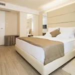 Rova 4*