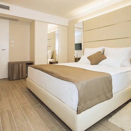 Rova 4*